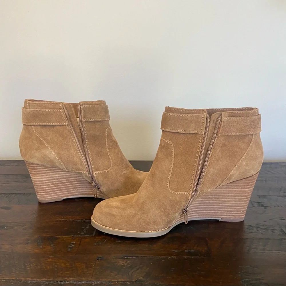 Sole Society Peytal Suede Side Zip Wedge Booties NEW Camel Size 8